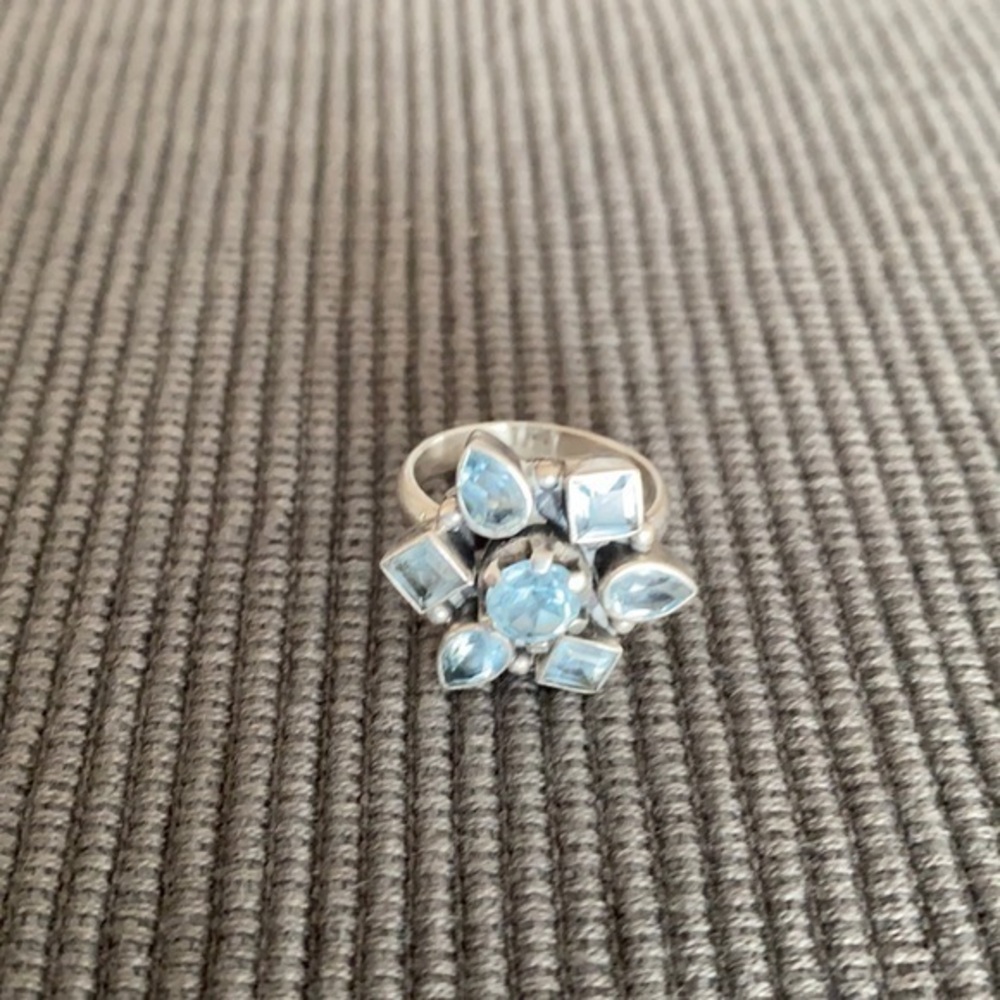 Silver Flower Ring / size 7